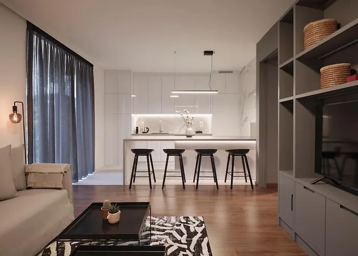 Serene Retreat In Glyfada