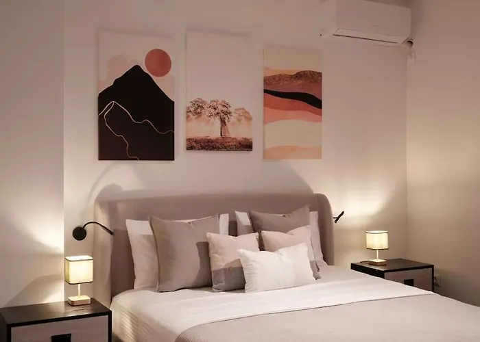 Serene Retreat In Glyfada