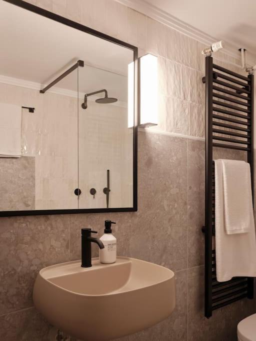 Serene Retreat In Glyfada Apartment
