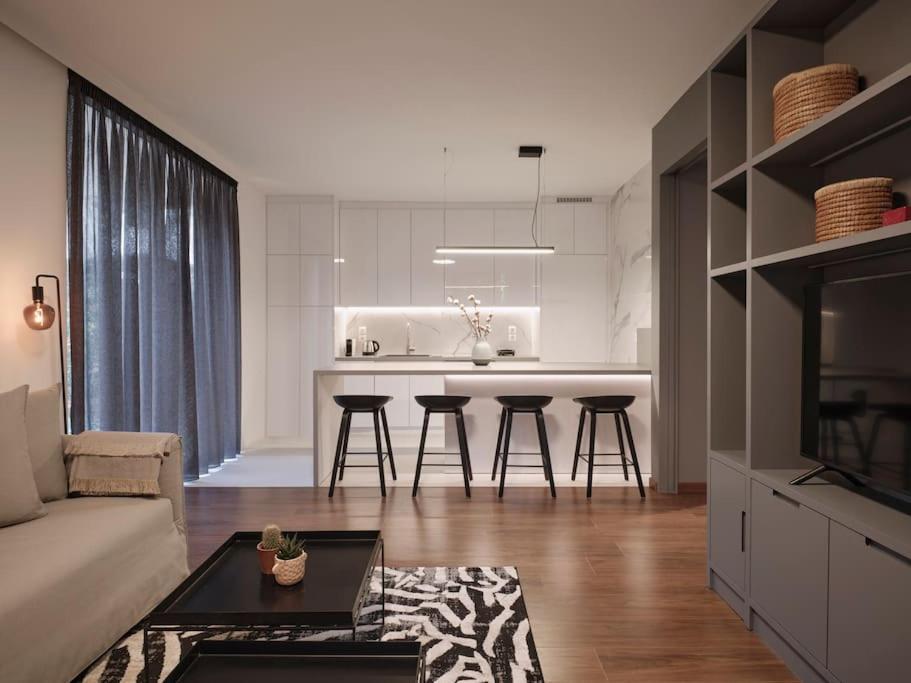 Serene Retreat In Glyfada *