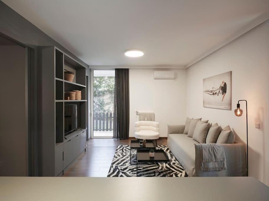 Serene Retreat In Glyfada